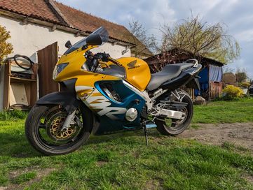 Honda CBR 600 F4