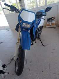 Vendo moto Suzuki rmx 50cc/ gasolina a 2 tempos