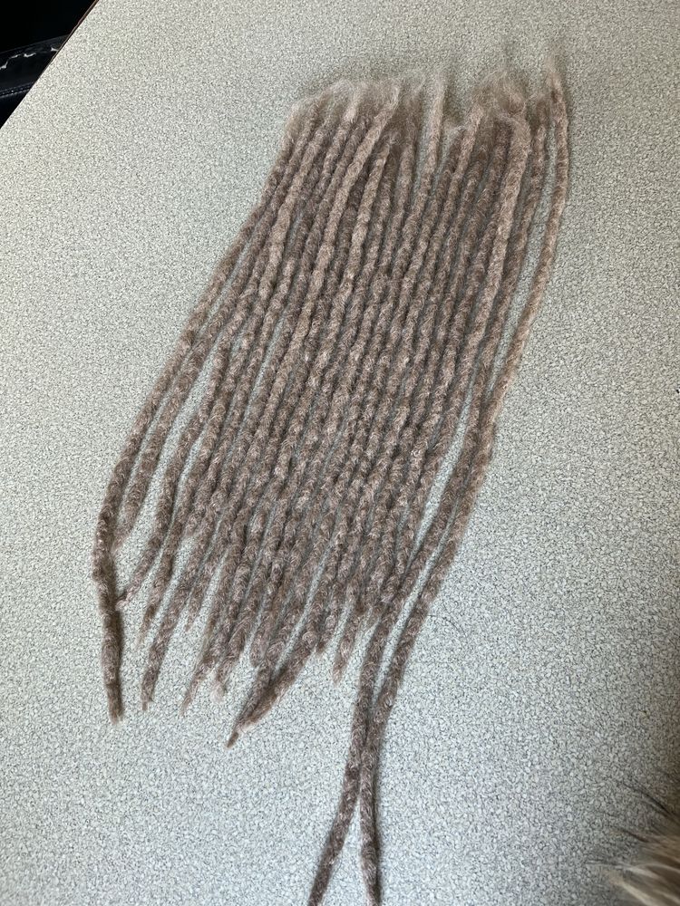 Dredy dreads syntetyczne recznie szydelkowane 30-50 cm 20 szt blond