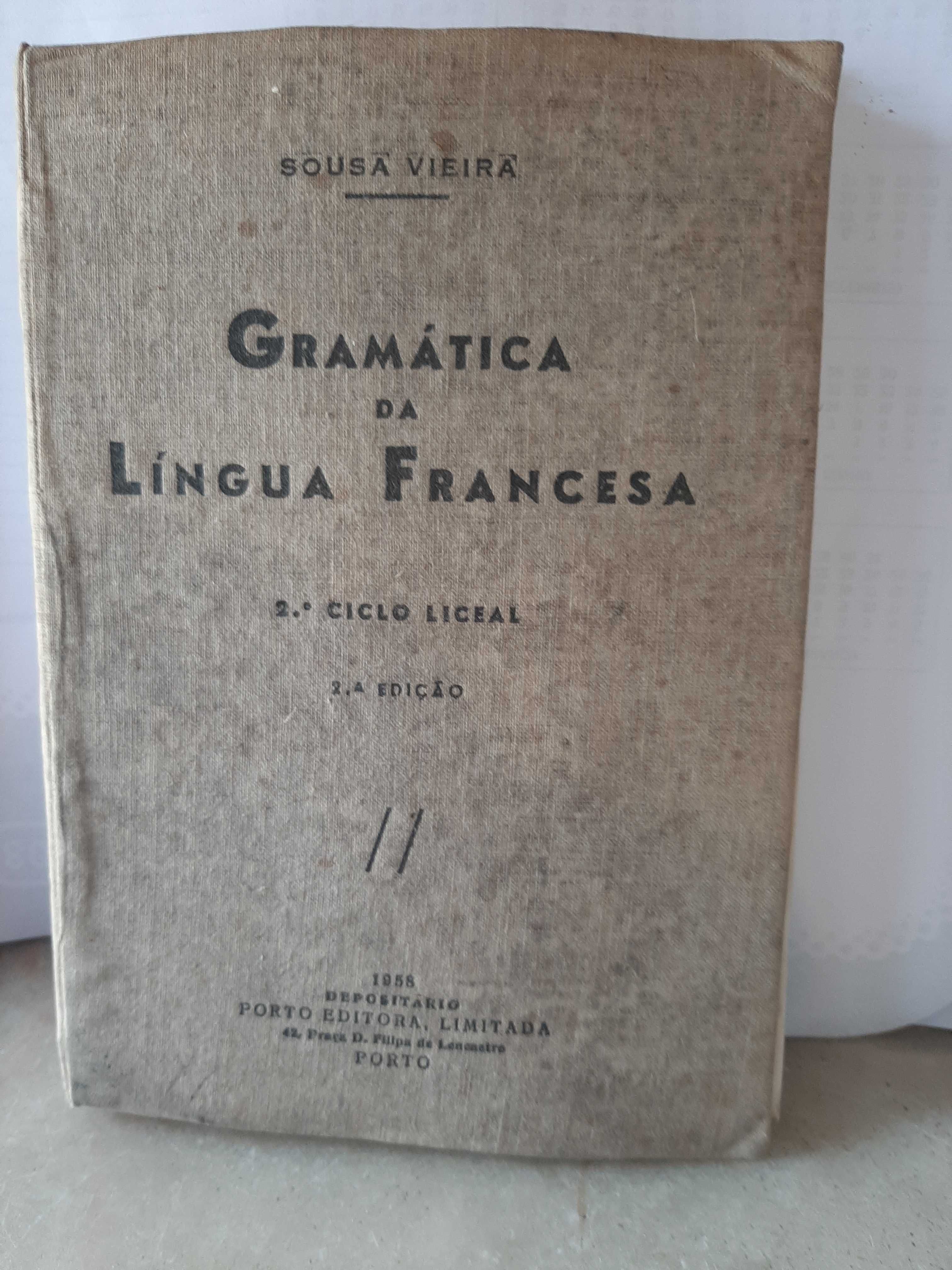 Dicionarios Lingua Francesa e Lingua Portuguesa.