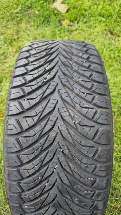 Opony wielosezonowe 245/45R18