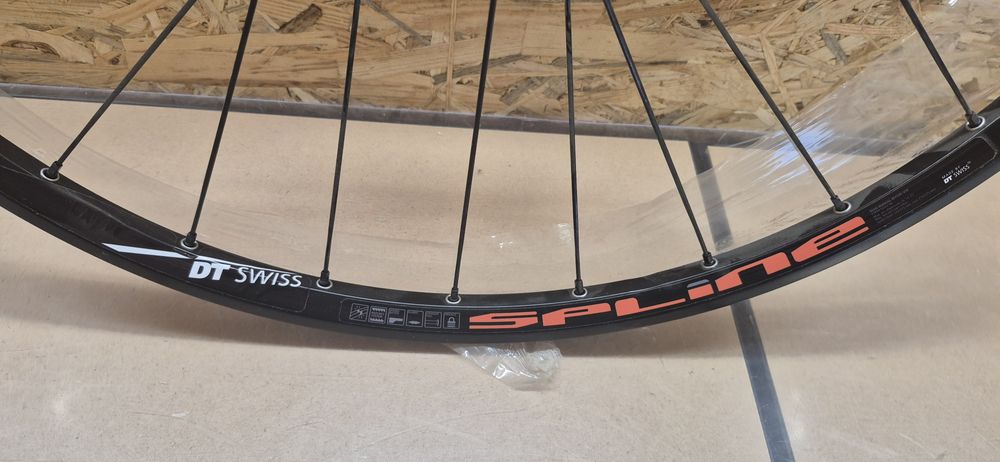 Koło Dt-swiss XR1450 Spline. Nowe. Przód.