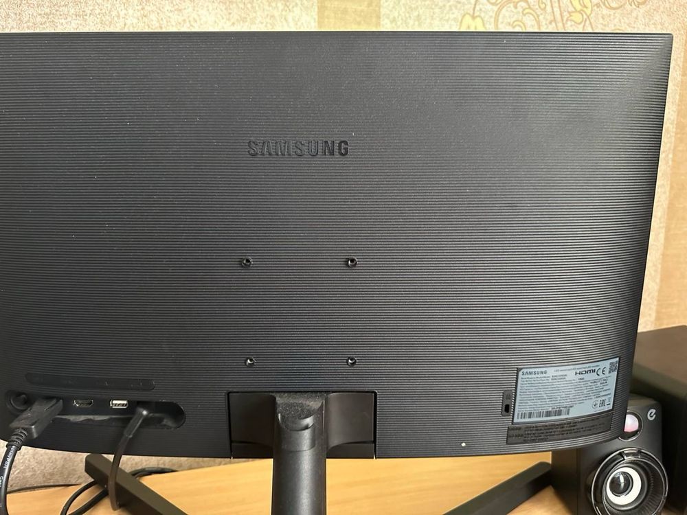 Монитор Samsung S24C330GAI 100 гц
