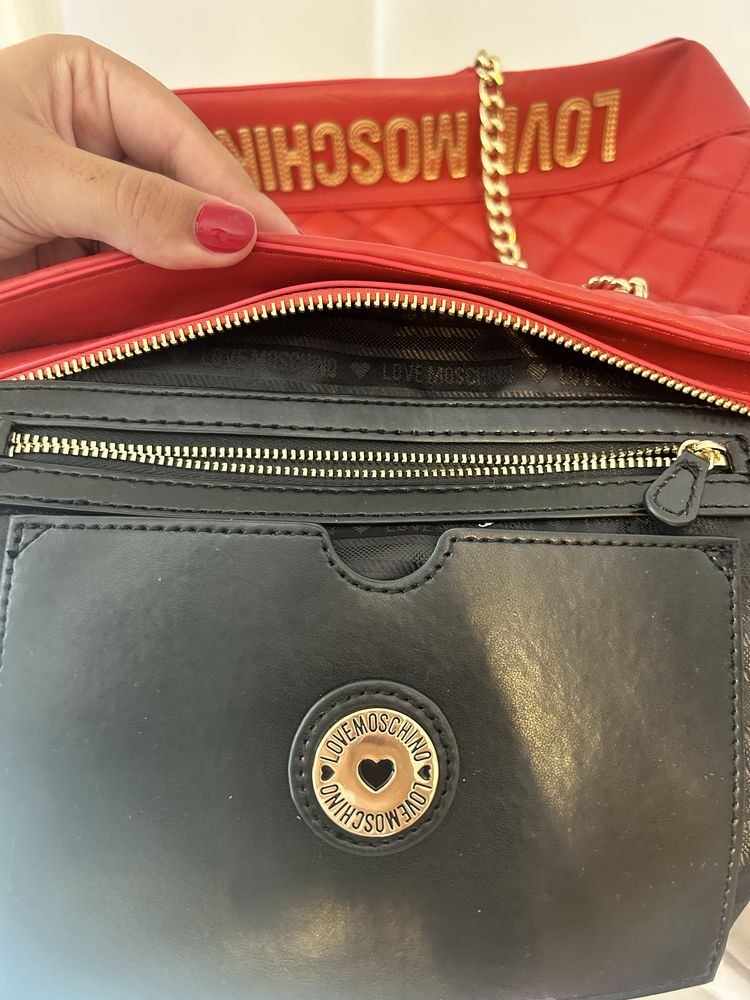 Mala Love moschino vermelha