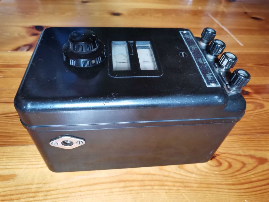 Induktorowy, bakelitowy miernik uziemień IMU