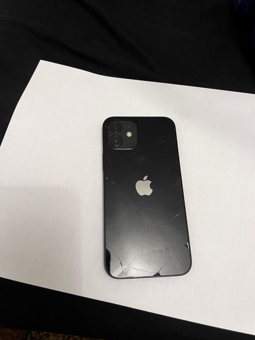 Продам iphone 12 128