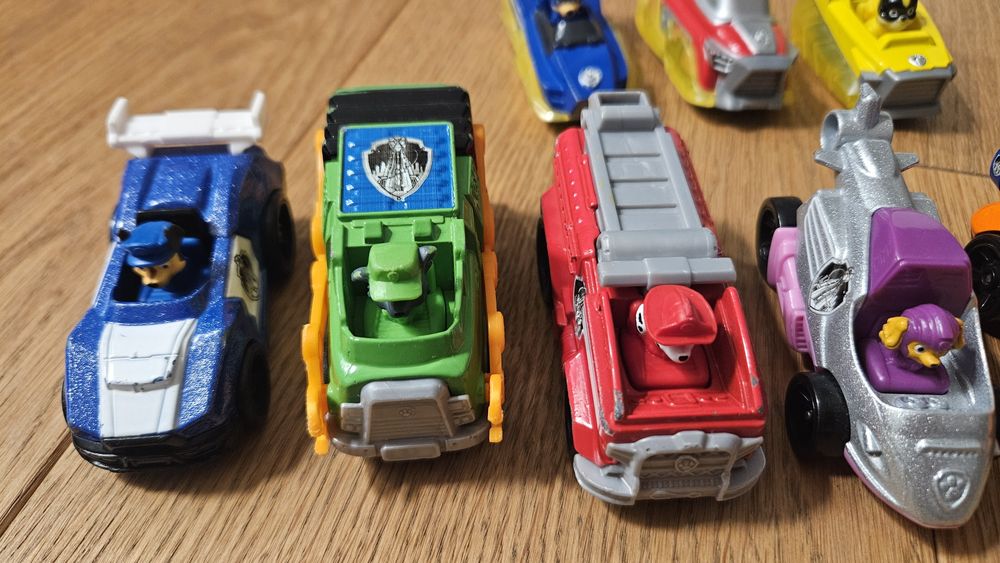 Zestaw metalowych autek z serii Psi Patrol