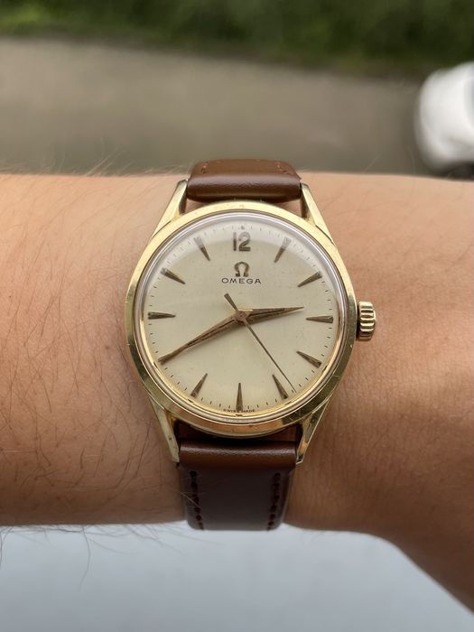 Unisex pozłacana Omega REF. 2830–8 SC. CAL. 420 z 1956 roku