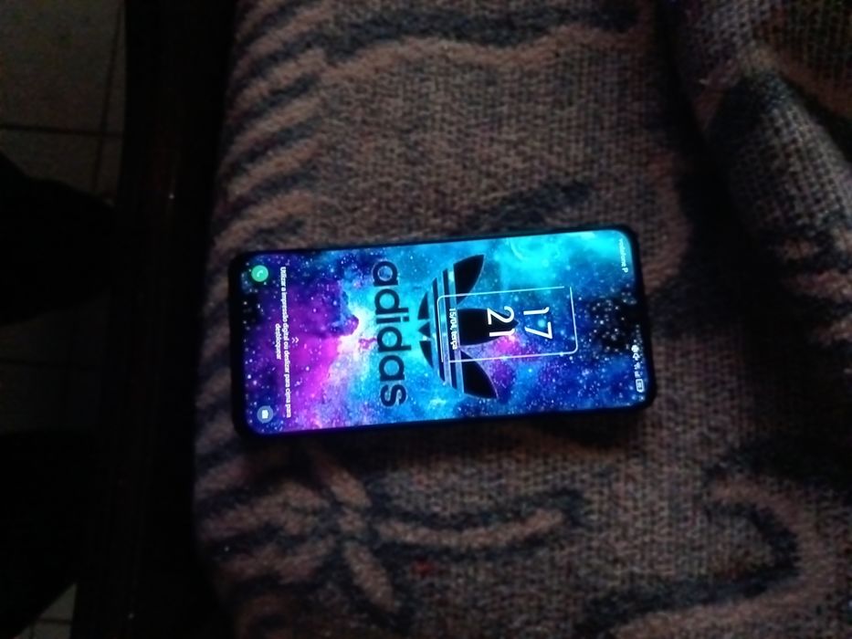 Vendo o telemóvel novo