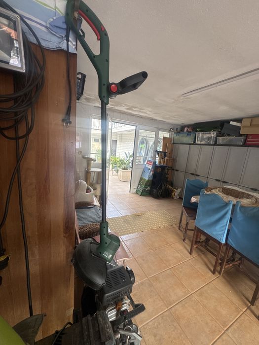 Aparador bosch easy grass cut 23