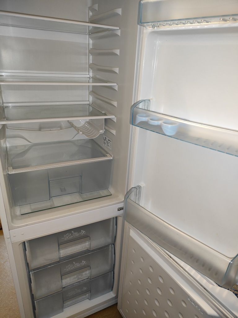 Lodówka beko jak Nowa.