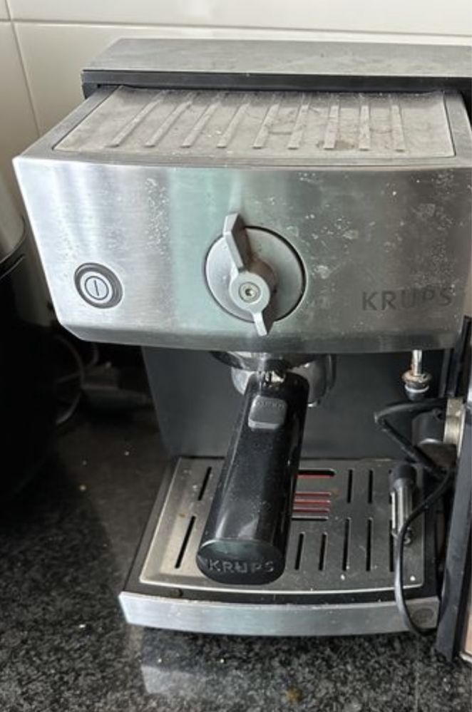 Máquina café KRUPS, Com avaria