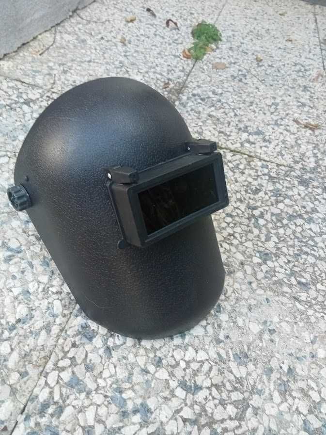 Máscara de soldar nova