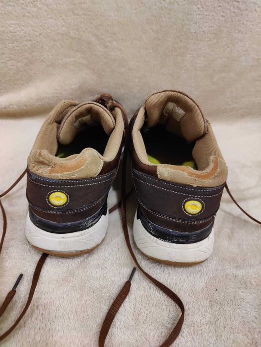 Sapatilhas Lois em bom estado tam. 43