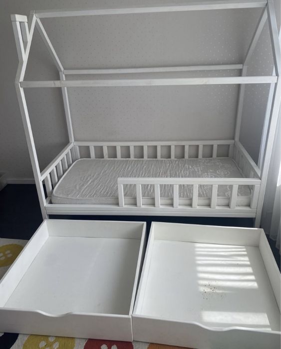 Ліжко будиночок з шухлядками