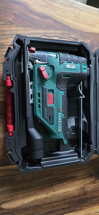 Wyrzynarka akumulatorowa PARKSIDE PSTKA 12 B3 z walizką  NOWA