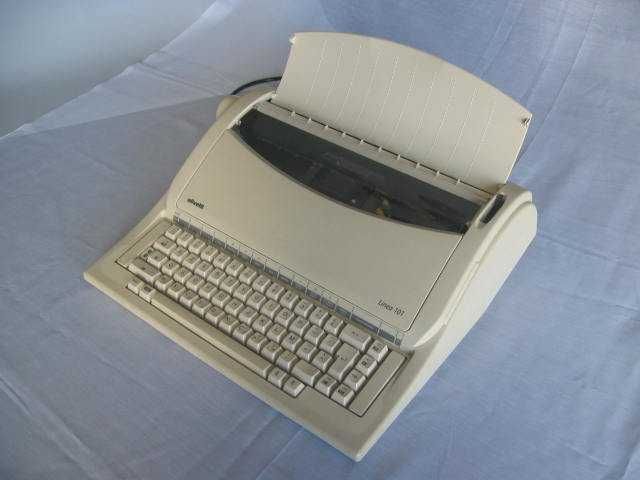 Máquina de Escrever Olivetti Linea 101