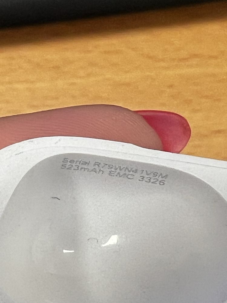 кейс для Apple AirPods Pro 2 модель А2700 оригінал