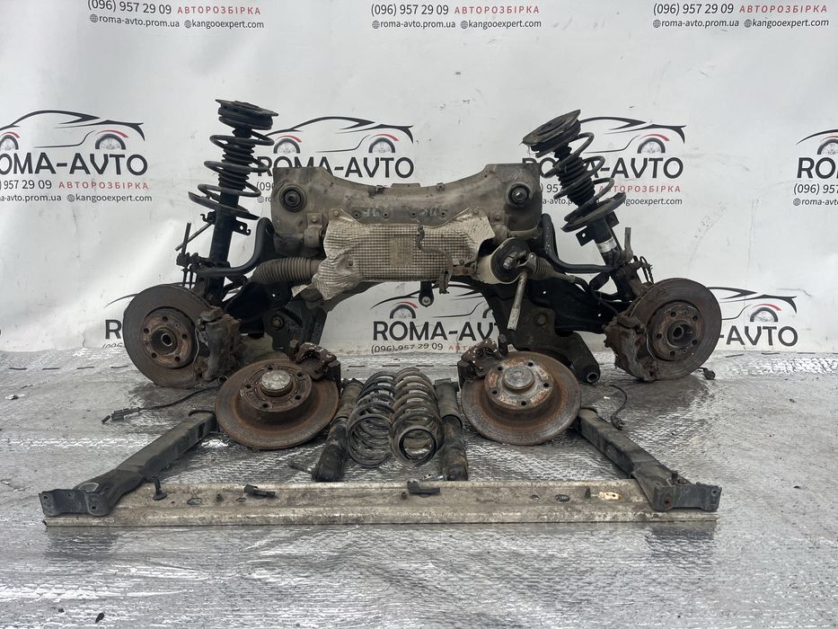 Цапфа Ступіца Стойка Renault Megane 3 Розборка Рено Меган 2-3