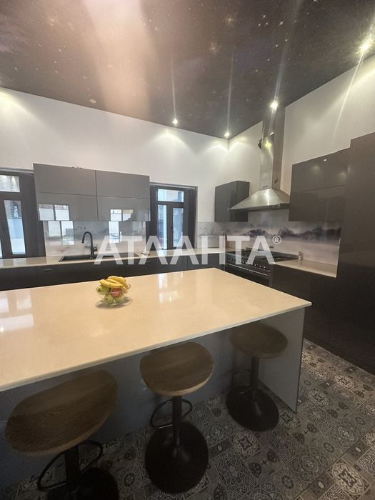 Одноэтажный дом на 20 сотках в пригороде Одессы