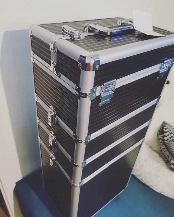 DUŻA WALIZKA KOSMETYCZNA kuferek na kółkach xxxl