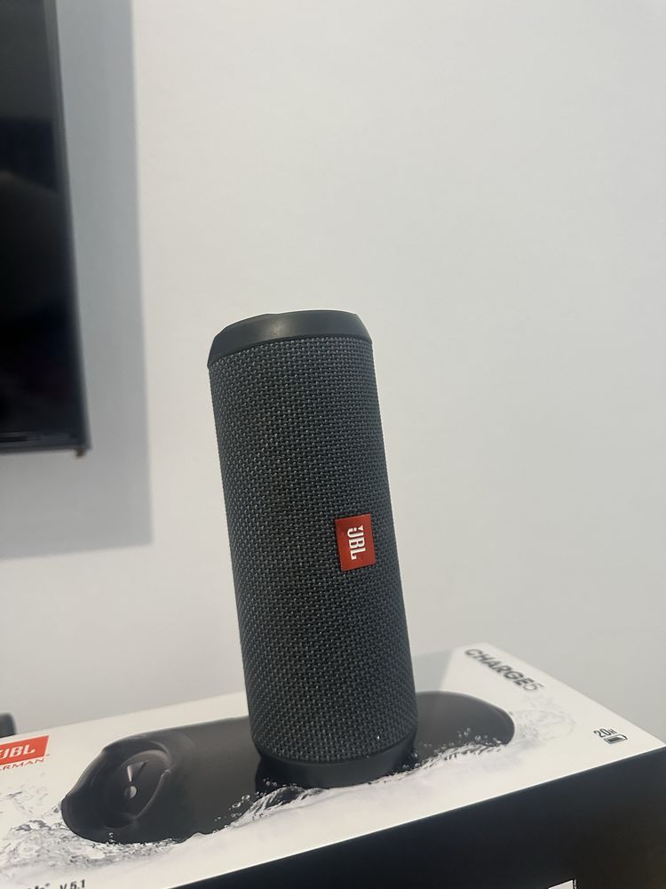 Coluna jbl essencial