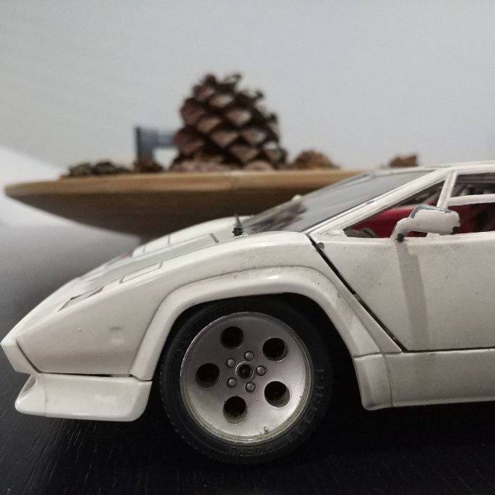 Lamborghini Countach White - Burago 1/18