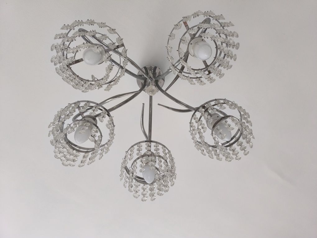 Lampa z kryształkami