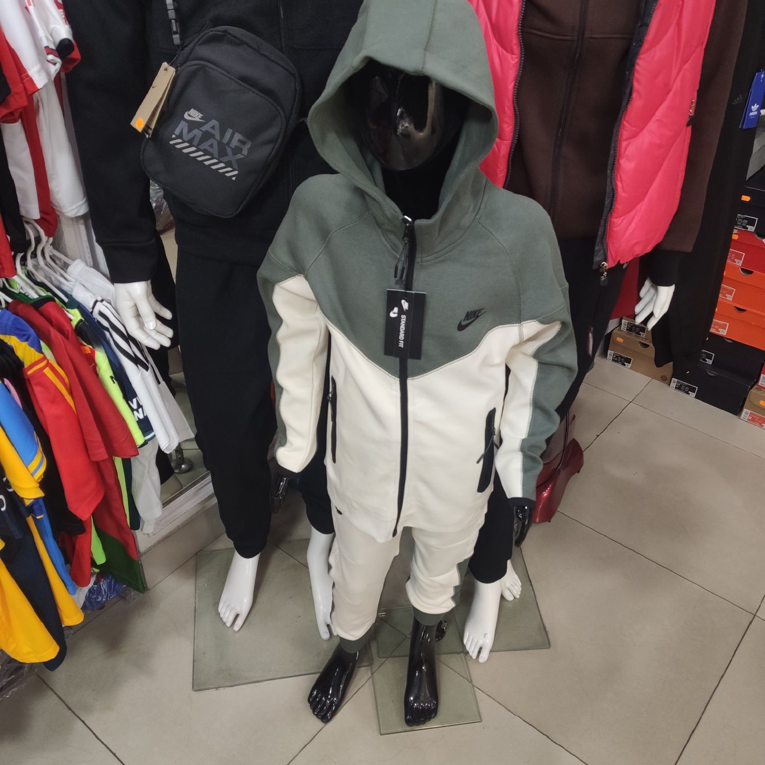 Підлітковий спортивний костюм Nike Tech fleece з капішоном