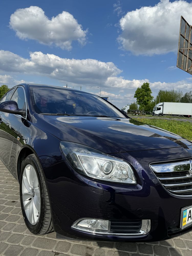 opel insignia 2013 2.0 продам машину