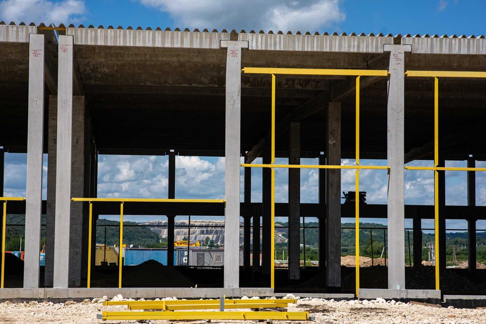 Оренда нового складу 654 м² в ЛЦ PERETYN (поряд з митницею) у Львові