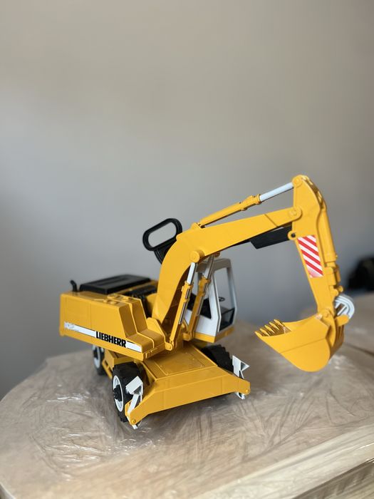 Колісний екскаватор Liebherr 912