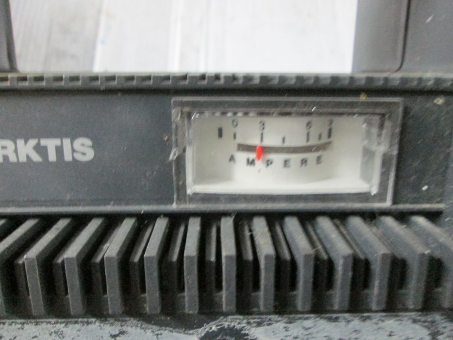 prostownik do Ładowania akumulatorów 12 V 4 A