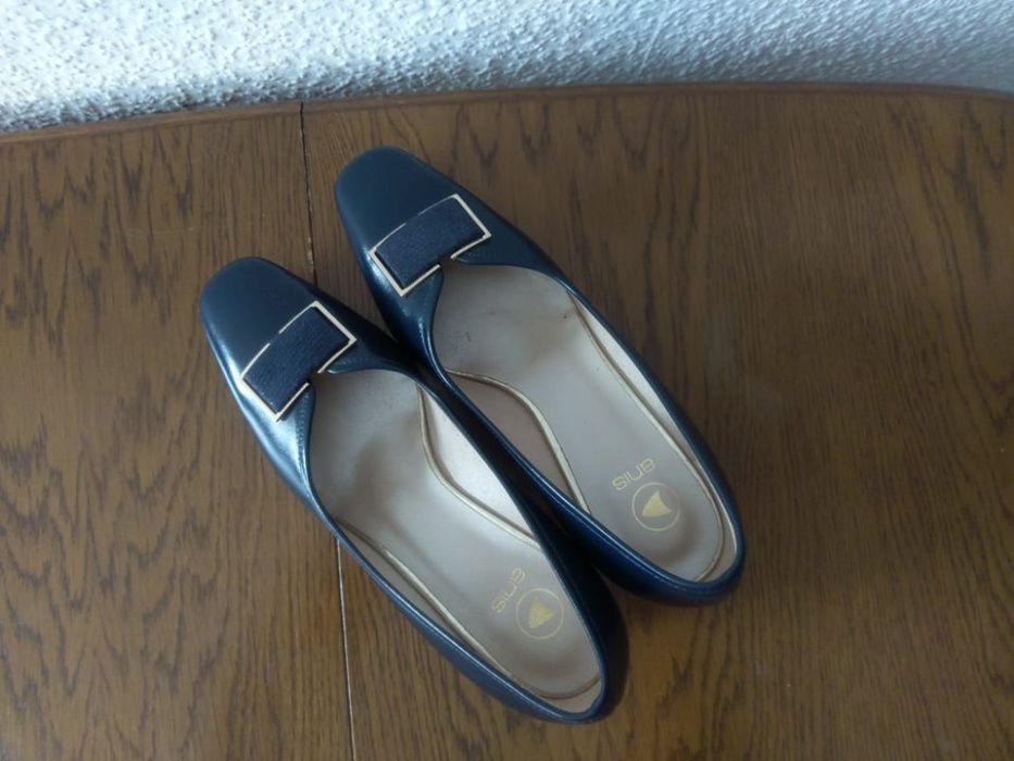 Anis Granatowe eleganckie pantofle 38 na małym obcasie skóra naturalna