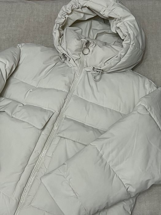 Зимова куртка ZARA жіноча, розмір XS, стан ідеальний.