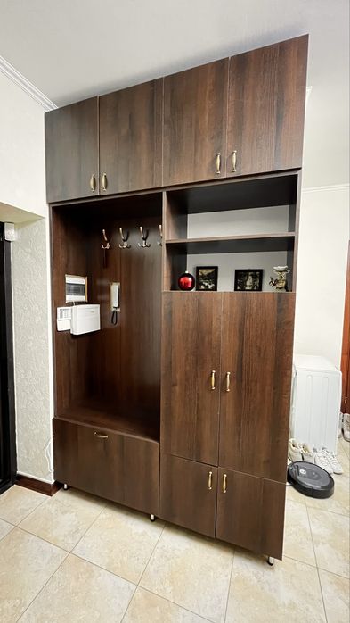 Прихожа,меблі,шафа