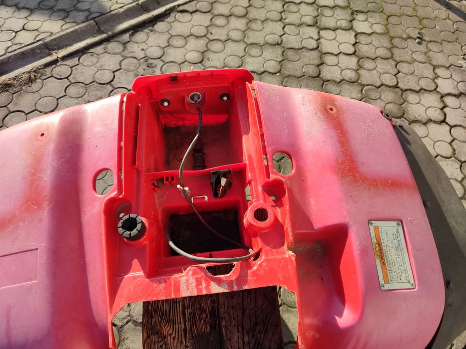 Błotnik plastik tył tylny honda TRX 250 fourtrax lampa tył