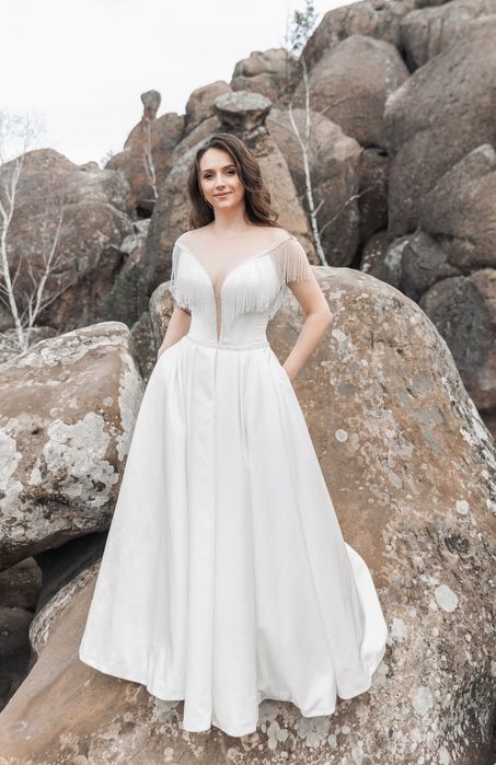 Плаття весільне в ідеальному стані