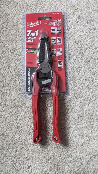 Продам комбіновані кусачки  Milwaukee  7 в 1  для зачистки дротів