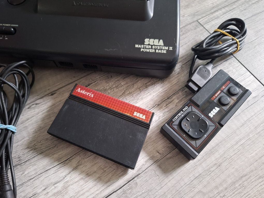 Sega Master System II + Asterix