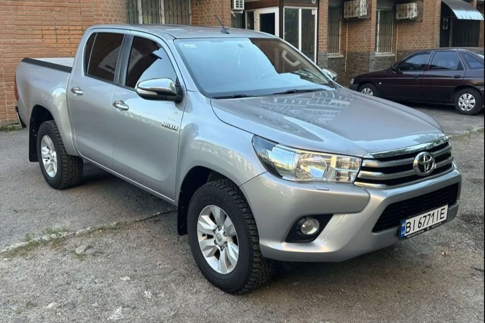 Продам авто Toyota Hilux 2017