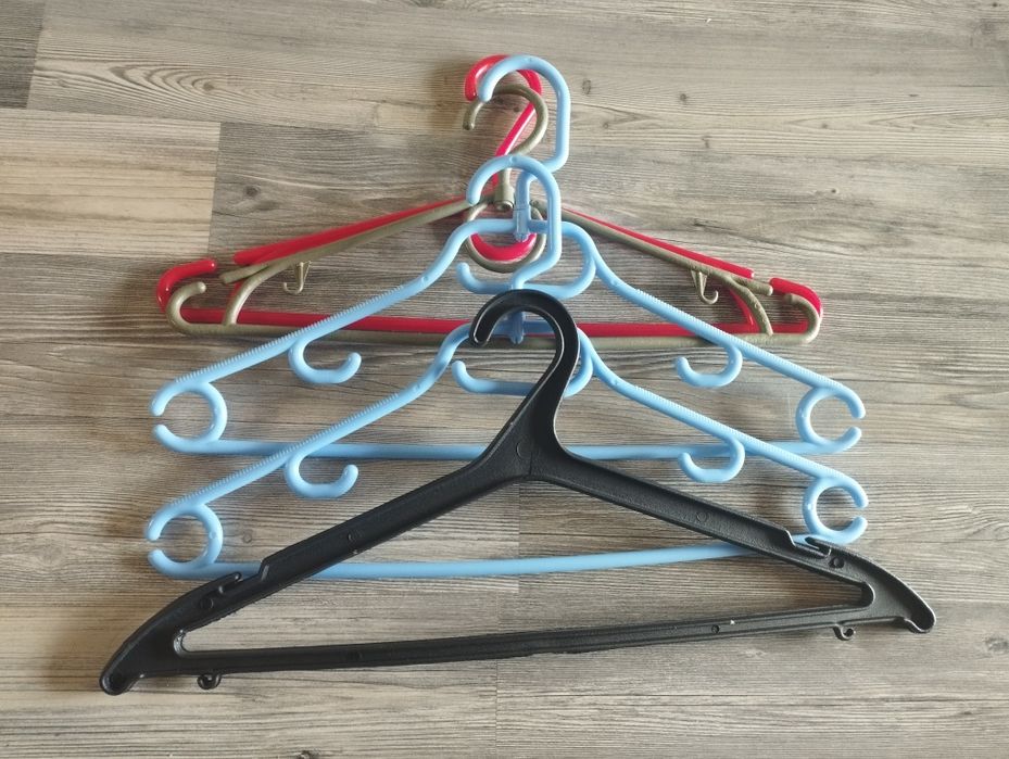 Вішак для одягу пластик