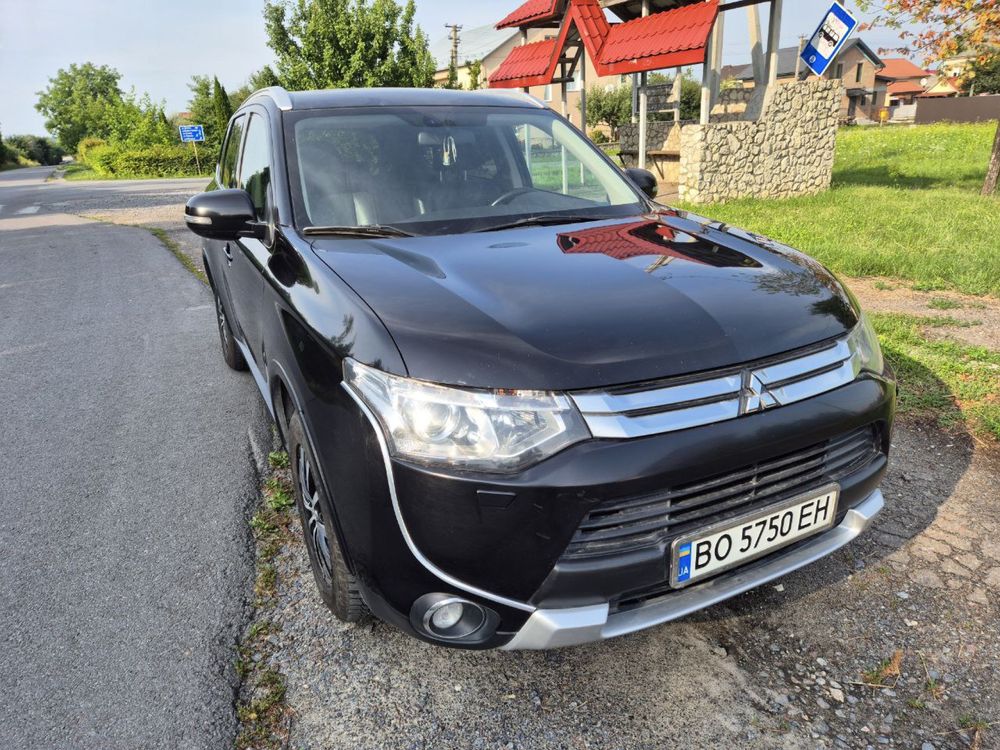 Mitsubishi Outlander 2014 рік