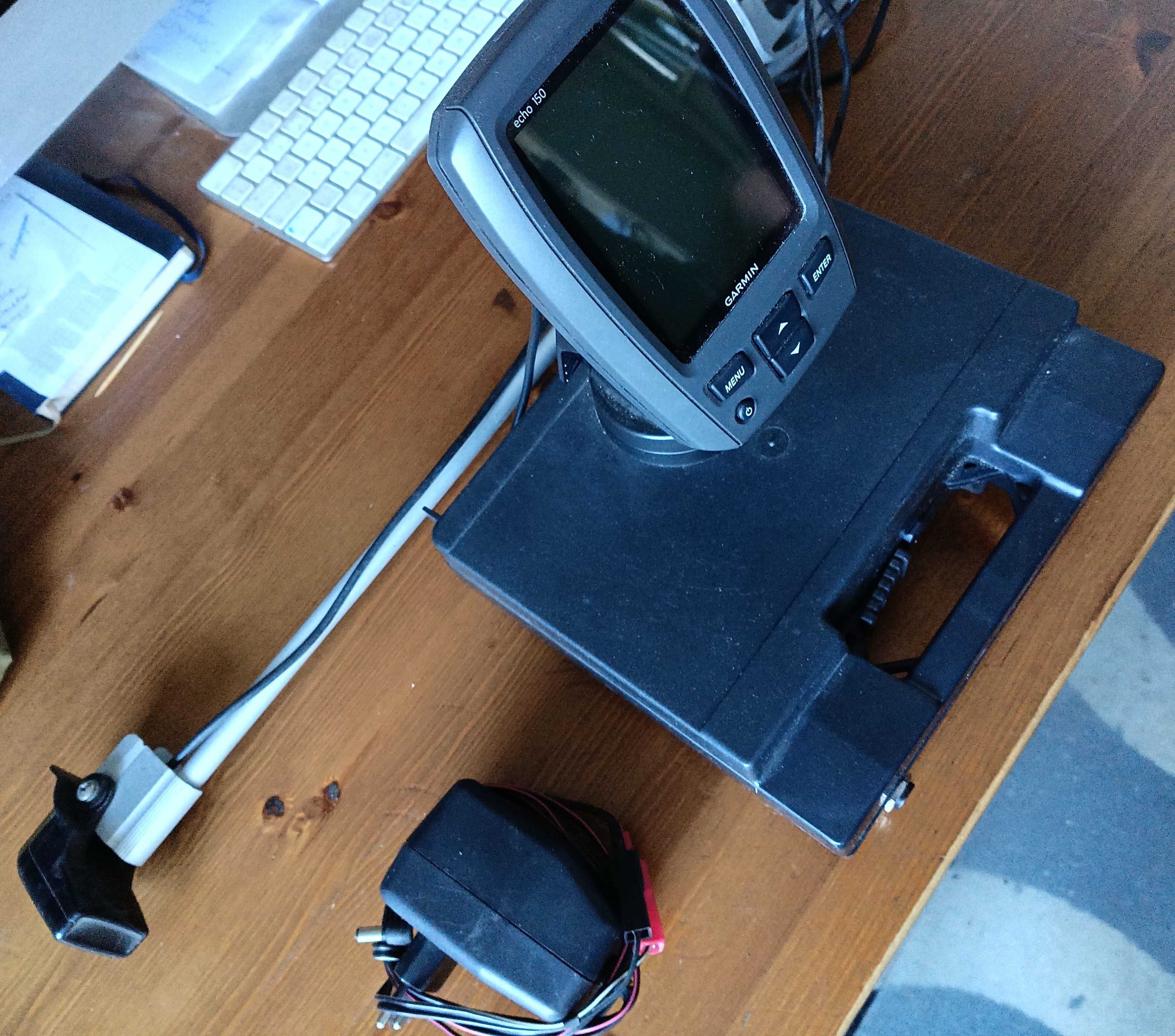 Echosonda Garmin Echo 150 z przetwornikiem Garmin Dual Beam.