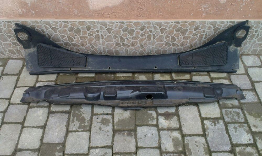 Жабо накладка під скло Ford Focus 3 MK3 Edge Escape (12-22)