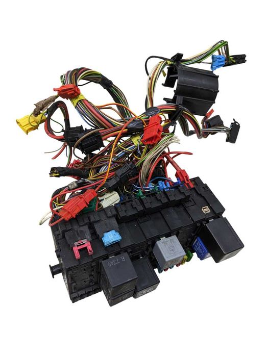 Volkswagen Passat B4 Golf III 1.9 TDI Skrzynka Bezpieczników