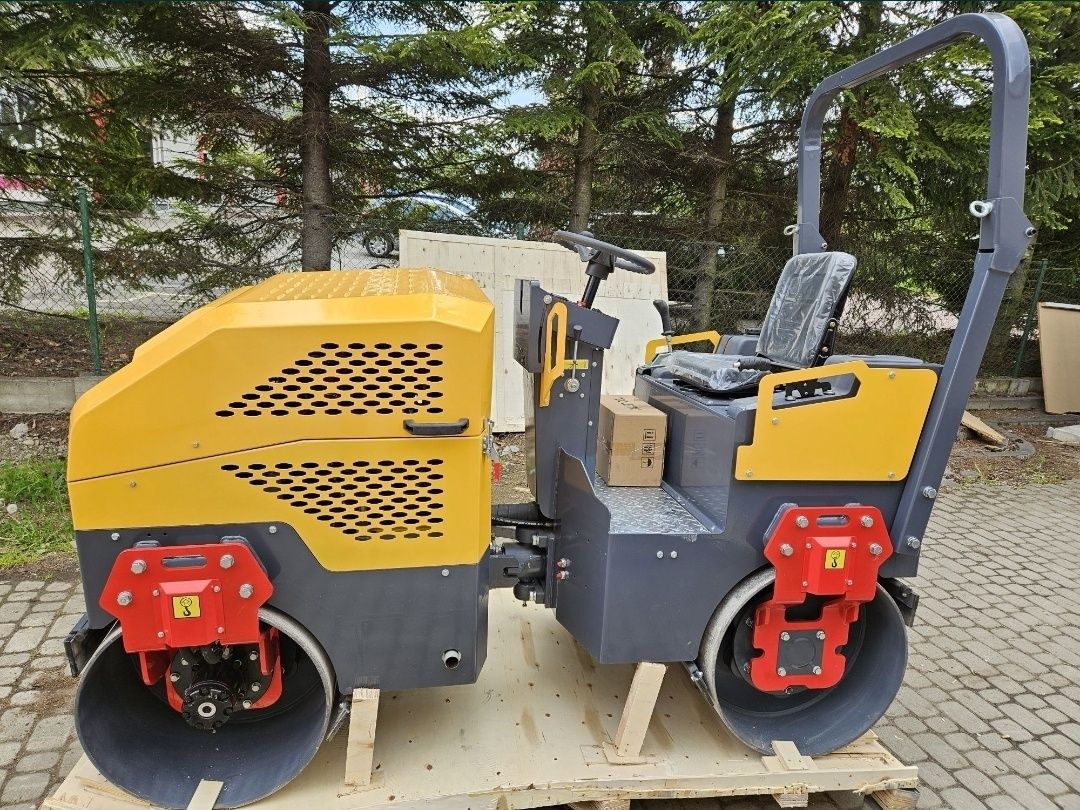 Walec drogowy mod: FS-RL 2.0X Kubota 1105-E3B nowy, asfalt
