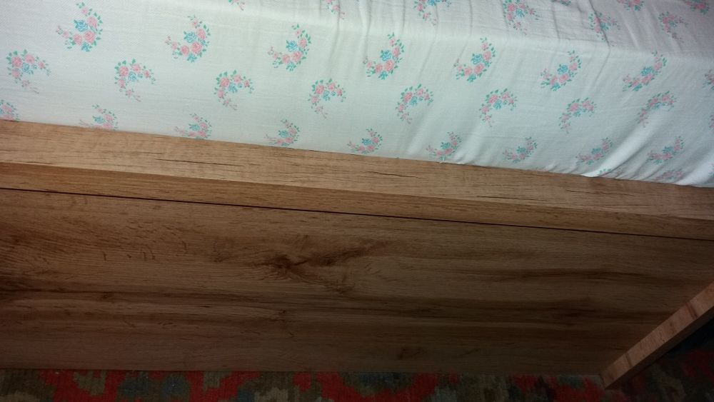 Łóżko z schowkiem.