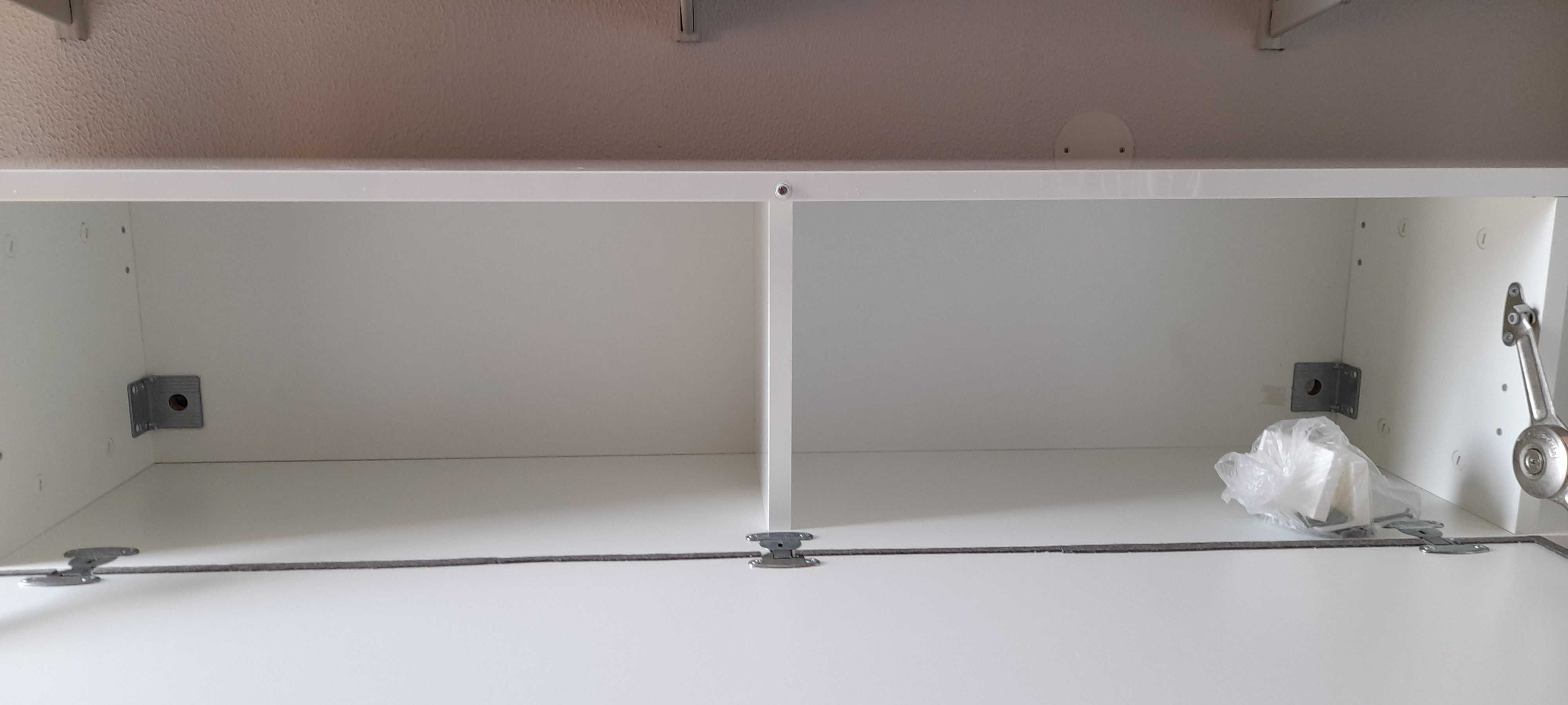 Módulo do Ikea para fixar na parede