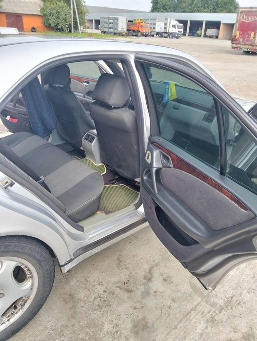 Продам мерседес в гарному стані.